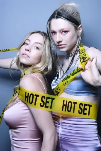 ss w hunter schafer pink top